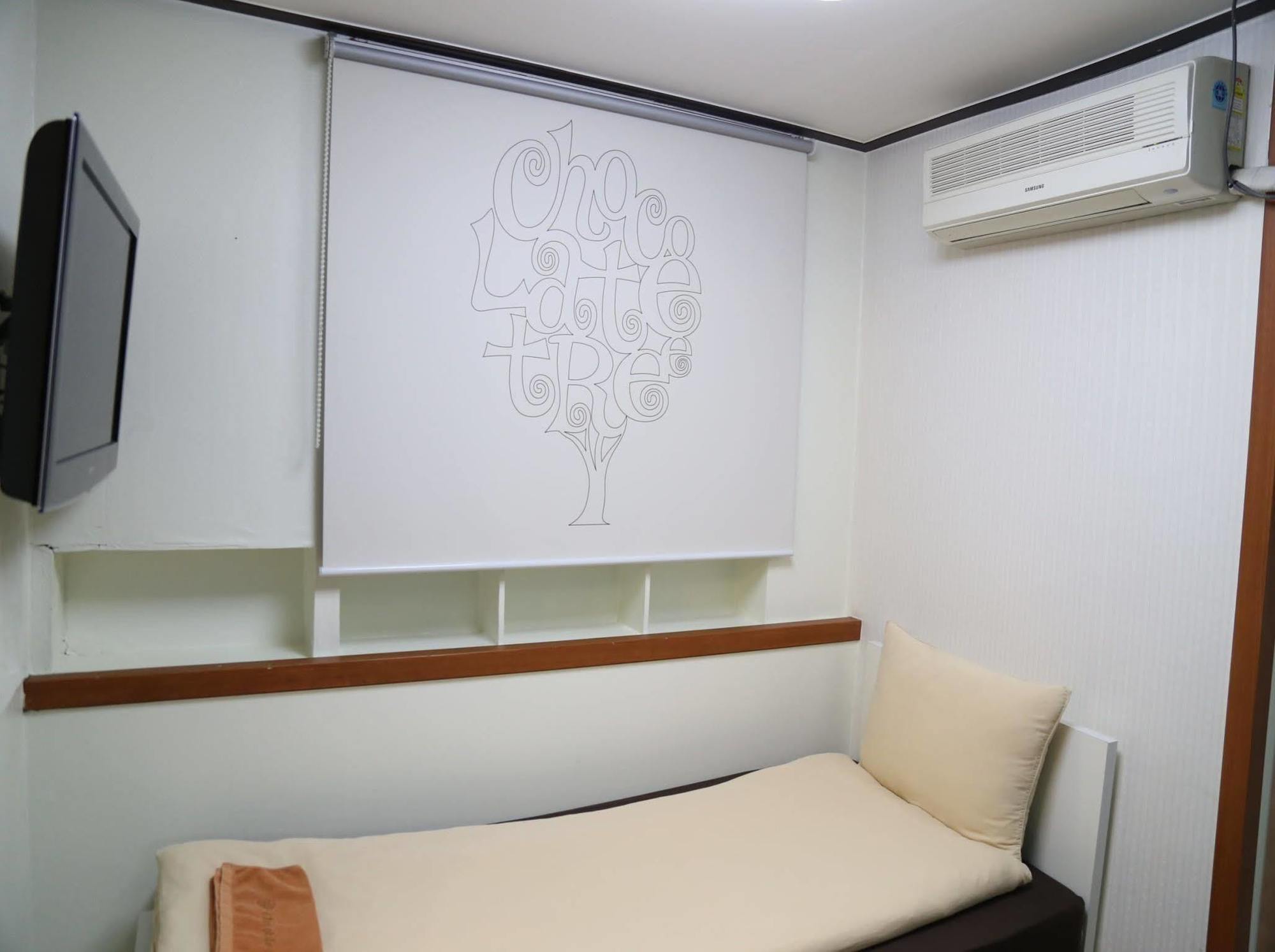 Chocolate Tree Sinchon Hotel Seoul Eksteriør billede